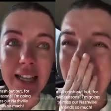 Leaving America: A Liberal woman and her kids are FLEEING Donald Trump's  America. She is broken because she never imagined leaving the country and  will miss all of her friends and extended