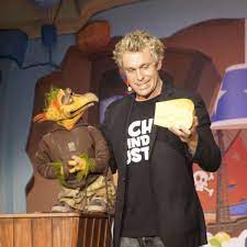Sascha grammel mit einem ausschnitt aus seinem neuen programm. Der Mann Der Mit Puppen Spielt Limburg