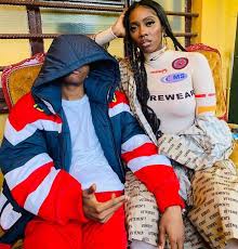 She however, tried to retaliate but wizkid moved away as at the time of this report, neither wizkid nor tiwa savage issued a statement regarding the viral video but nigerians had since taken to the. Wizkid And Tiwa Savage Share Romantic Kiss Live Watch