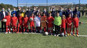7 matches de préparation pour le fc martigues dont un face à l'om par éric stella les partenaires de foued kadir commenceront leur campagne préparatoire par un match de. Om Pablo Longoria En Visite Au Fc Martigues