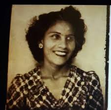 What a glorious vintage photo of a toddler and her mother