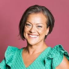 Kathy Noble's Instagram, Twitter & Facebook