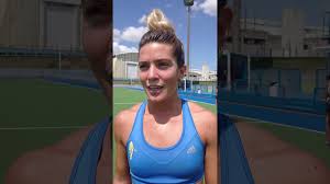 Agustina albertario (born 1 january 1993) is an argentine field hockey player. Hockey Cesped Femenino Leonas Agustina Albertario Youtube