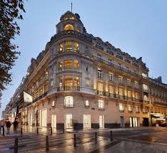 The mayor of paris, anne hidalgo, has announced a €250 million plan to revamp one of the city's most. Apple Champs Elysees To Open On Famed Parisian Avenue This Sunday Apple Ae