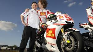 Il team gresini è stato fondato dallo stesso fausto, pilota motociclistico due volte campione del mondo nella classe 125 nell'anno 1985 e nel 1987. Xegqox9rr1befm