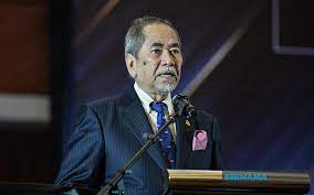 Tempoh pengajian maksimum adalah 4 tahun. Bernama 500 Pelajar Uitm Sarawak Terima Bantuan Awal Pengajian Dari Yayasan Bank Rakyat