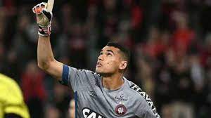 Jun 21, 2021 · o goleiro john não fez nenhum gol, nenhuma defesa espetacular ou no último minuto do clássico com o são paulo. Centrado Habilidoso Com Pes E Maos E Vencedor Santos Chega A Selecao Lance