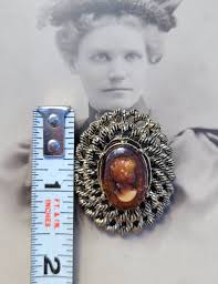 Vintage Glass Gold Tone Cameo Brooch Pin