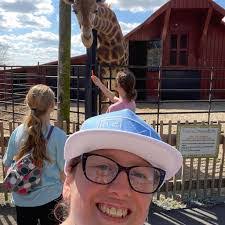 Linda Starcevich's Instagram, Twitter & Facebook