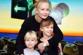 Долгие годы алексей и юлия опровергали слухи об их взаимоотношениях. Yuliya Peresild Rasskazala Pochemu Ee Docheri Ne Nosyat Familiyu Alekseya Uchitelya