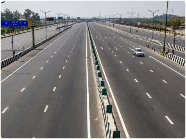 देश को मिलेंगे 8 नेशनल हाई स्पीड कॉरिडोर, 50000 करोड़ से ज्यादा का आएगा  खर्चा, मोदी सरकार ने दी मंजूरी - News18 हिंदी