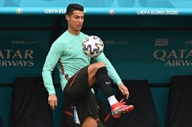 基斯坦奴·朗拿度·多斯桑托斯·阿維羅（葡萄牙語：cristiano ronaldo dos santos aveiro，goih, comm，oic，1985年2月5日－），简称c羅，生於葡萄牙大西洋中的馬德拉島豐沙爾，葡萄牙職業足球員，司職邊鋒、前鋒，目前效力於意甲球队祖雲達斯。 Tbxw7yfz614p9m