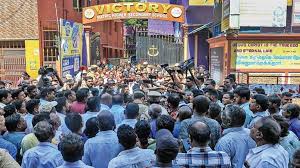 Sun News Tamil - #JustNow | சென்னை திருவொற்றியூரில் 2வது முறையாக வாயு கசிவு  ஏற்பட்டு 6 மாணவிகள் மயக்கமடைந்த தனியார் பள்ளியில் மாசு கட்டுப்பாட்டு ...