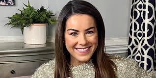 Veronica Malcolm's Instagram, Twitter & Facebook