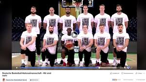 Gerry hungbauer spielt thomas jansen. Deutscher In Der Nba Die Unglaubliche Story Des Dennis Schroder Stern De