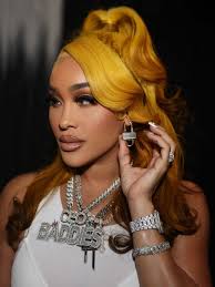 but natalie don't get in the p.a.i.n.t? No sneaking straight head up!!  Straight throwing nothing but 🤛 and every last one connected! Now I bet my  name finna stay out your mouth!