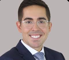 Elaine Zink's Instagram, Twitter & Facebook