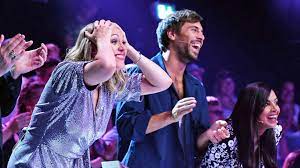 The singers perform for a panel of judges. Prosieben Andert The Masked Singer Das Ist Die Neue Jury Kino De