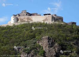 Așadar, conform noului orar, ultimele curse ale … Hunedoara Programul De Vizitare Al CetÄƒÅ£ii Deva S A Modificat Pentru Sezonul Rece Agerpres ActualizeazÄƒ Lumea