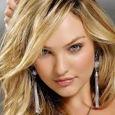 Eliza Beth's Instagram, Twitter & Facebook