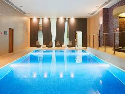 The hotel adjoins the cooke the hotel is holiday corp's first crowne plaza that was not converted from an existing facility. Crowne Plaza London Kings Cross Bloomsbury London Grossbritannien