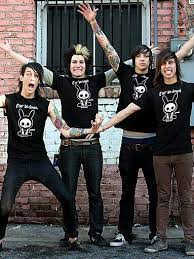 pin by makenzie hollingsworth on pierce the veil tony perry pierce the veil black veil brides