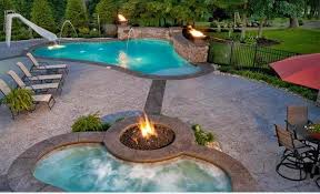 Garten Pool Und Feuerstelle Zusammenstellen 15 Ideen Pool Im Garten Feuerstelle Garten Und Schwimmbecken