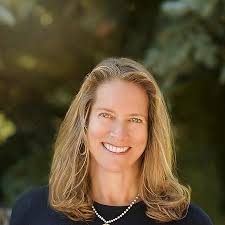 Karen Loucks's Instagram, Twitter & Facebook