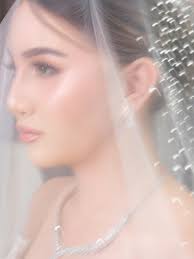Softly glowing bride Aron Lopez #makeupbymariahsantos #mariahfiedbride  makeup @mariahsantos23 hair iamarvinsantos gown @maktumang planner  @labellefete @jeffreysitchon @ycoysitchon