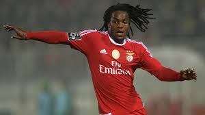 Lining up for the home side at gd chaves's 12,000 capacity stadium just 10km south of the spanish border will be renato sanches. Bayern Sign Renato Sanches For Initial 35m