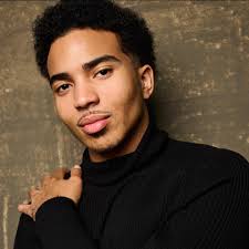 La'Ron (@laronhinesofficial) • Facebook