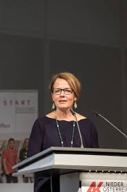 Pröll hatte sich bei landesparteitagen sechs mal der wahl gestellt und dabei zwischen 84 und zuletzt 98 prozent erreicht. Start Seite 5 Start Stipendien