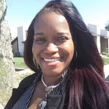 Sunday is the perfect day to go through your make-up and skincare and  replace expired or no-longer-love products with fresh ones. Here's a guide.  Hurry...