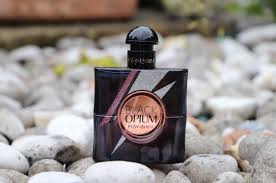 Profitez de notre sélection de parfums femme pas cher! Black Opium Storm Illusion Par Yves Saint Laurent Girls N Nantes Blog Mode Beaute Et Lifestyle Nantes