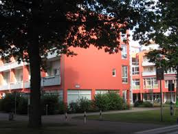 Die wohnung ist von der. Wohnen