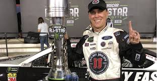 For over 30 years, martin was one of the there are very few nascar drivers whose popularity has grown to such prominence that they transcended the sport, but jeff gordon is. Kevin Harvick Net Worth One Of The Highest Paid Nascar Drivers Engaging Car News Reviews And Content You Need To See Alt Driver