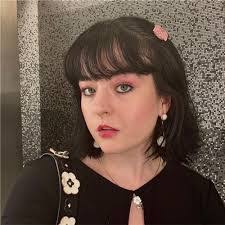 Carrie Runyan's Instagram, Twitter & Facebook