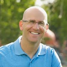 Lesley Chandler (@lesleychandler_)