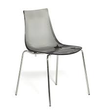Chaise Empilable Transparente Gris Fume Olivia Chaises Tables Et Chaises Salon Et Salle A Manger Par Piece Chaise Empilable Mobilier De Salon Chaises Salon
