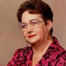 Darlene Holbrook's Instagram, Twitter & Facebook