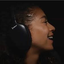 Amazon.com: The Voice Hollywood Wireless Headphones with Bluetooth and  Built-in Mic, HD Ultra Max Sound, Adjustable Headband with Over-Ear Cups,  Tri-fold, Optimized for Siri, Google Assistant : Electronics