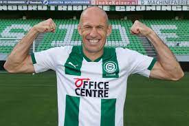 Robben reveals he had numerous offers. Darum Ist Arjen Robben Fur Jeden Spieler Das Perfekte Vorbild Gq Germany