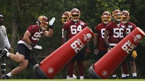 The washington football team is a professional american football team based in the washington metropolitan area. Washington Nfl Team Bans Fans From Wearing Native American Dress Bbc News