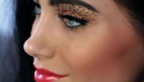 a super easy leopard eye makeup for