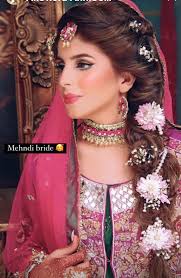 Allenora Annie Signature Saloon Okara