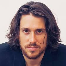 How Florence Pugh Flirts With Scarlett...