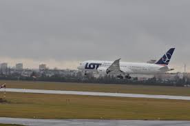 Dreamliner PLL LOT - rejsy z Warszawy do Pragi i z powrotem - Strona 6925 -  Polskie Radio PiK