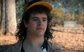 New look at Dustin in the 'STRANGER THINGS' series finale 😳