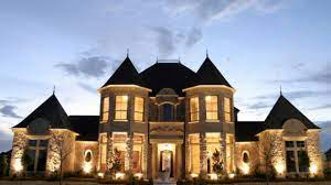 To add to the history you go up a lovely old cobbled road with old houses. 19 Gorgeous Houses That Look Like Castles