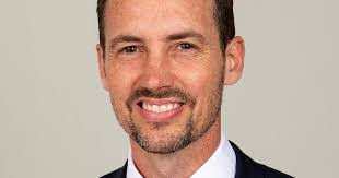 Benjamin Holton's Instagram, Twitter & Facebook